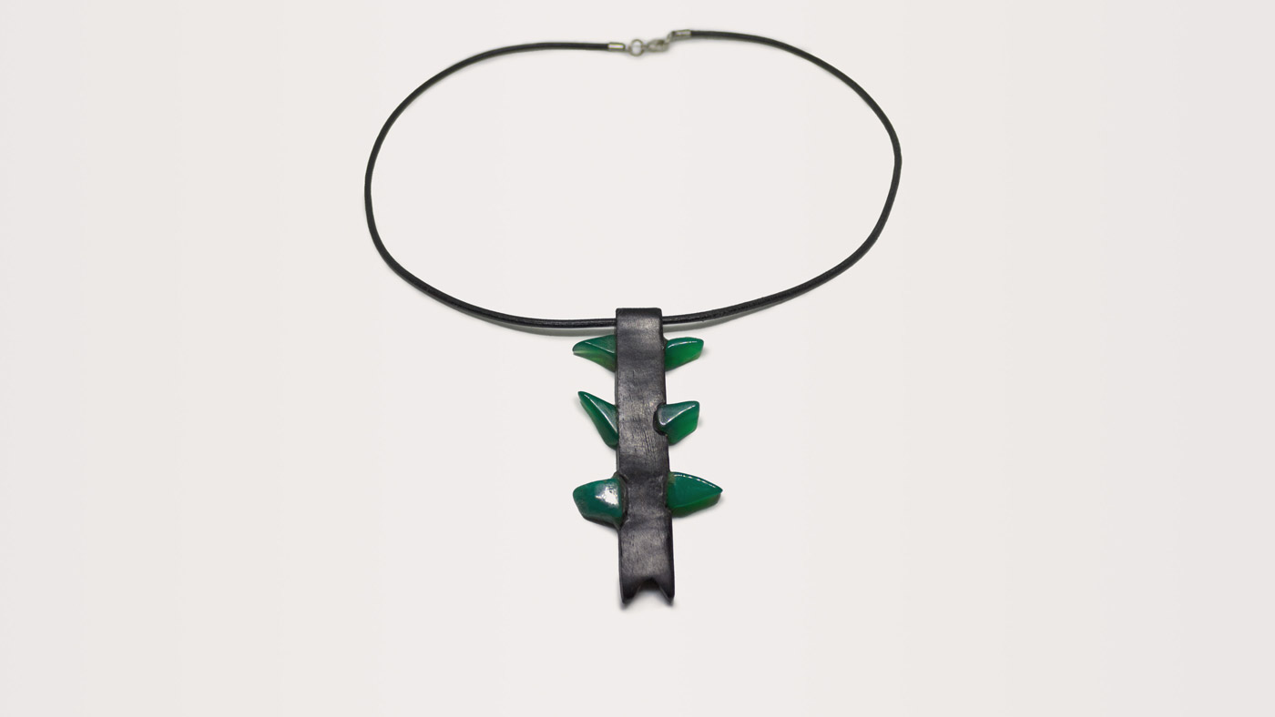 228 Frühlingblätter Anhänger Ebenholz, grüne Blätter