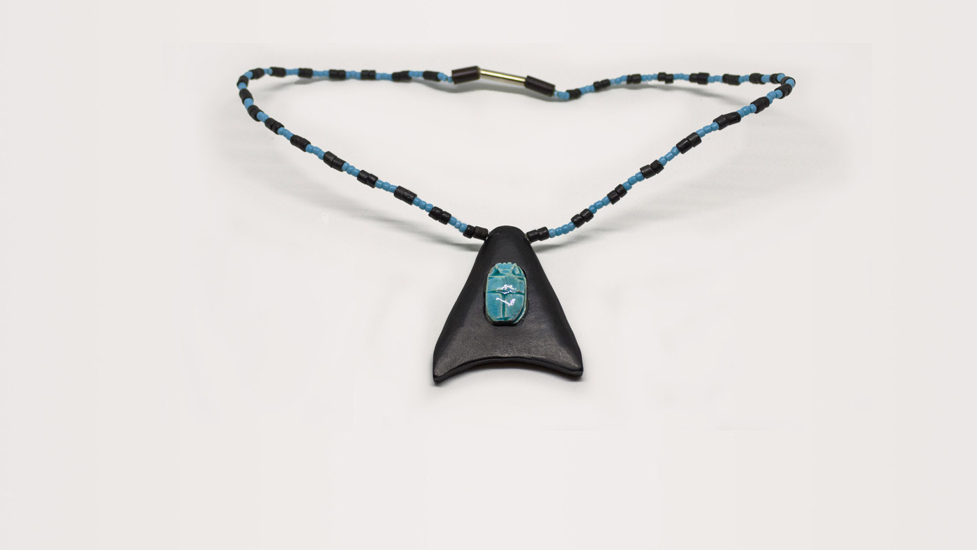 231 Glücksbringer Kette Ebenholz, Scarabäus